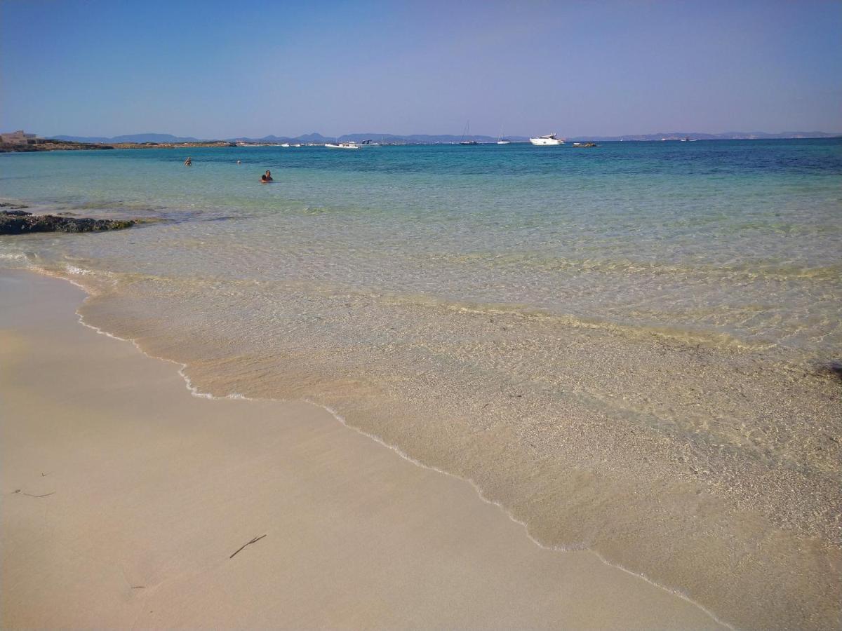 Apartamentos Las Dunas De Levante Es Pujols Dış mekan fotoğraf